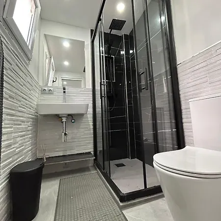 Carihuela Playa 5 Holidays - Торремолинос